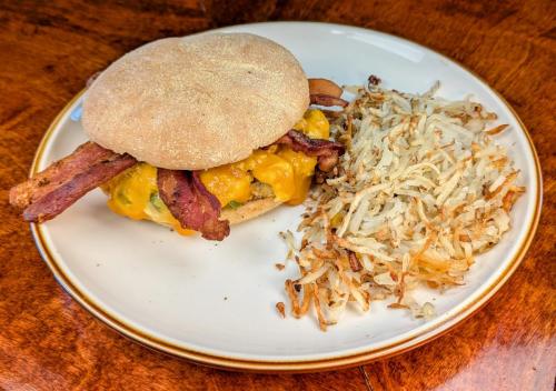 Texas-Muffin-Breakfast-Sandwich